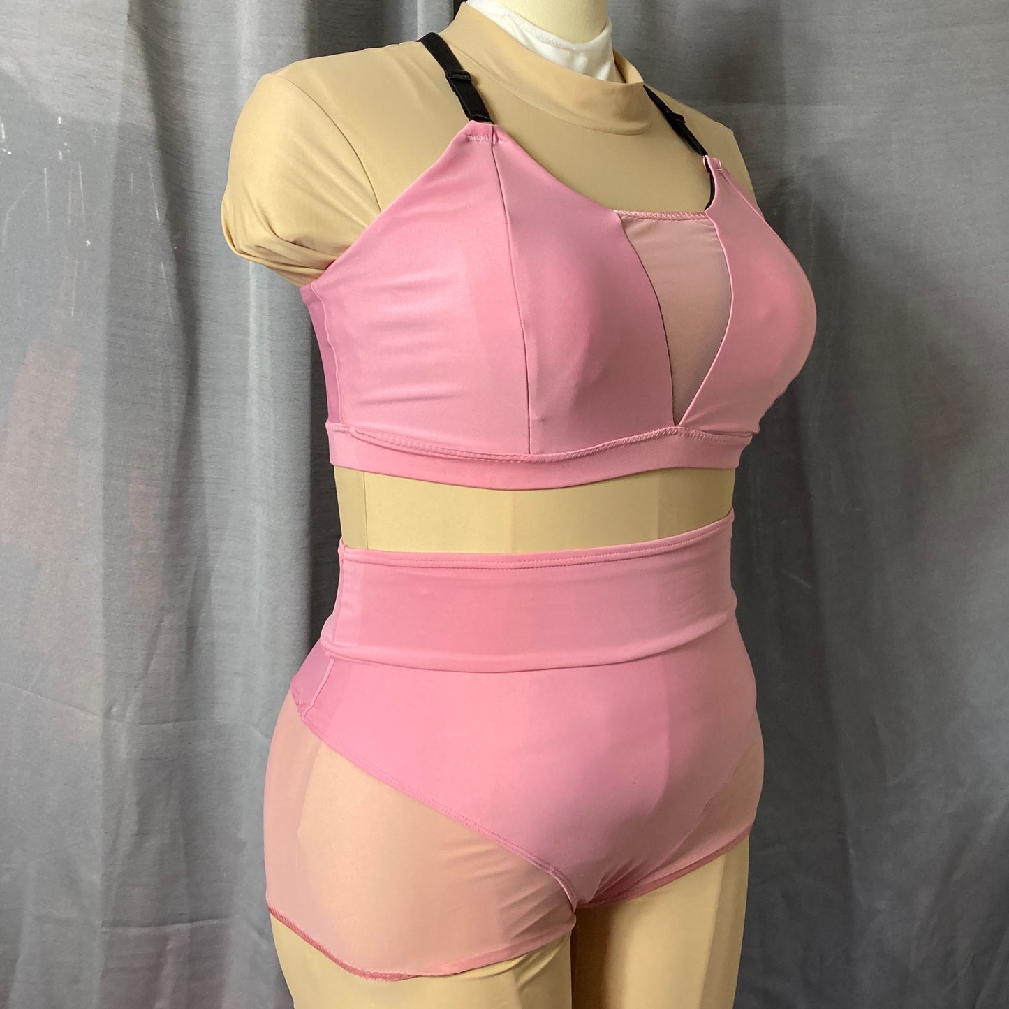 Flirt Mesh Bralette - Retiring Colors